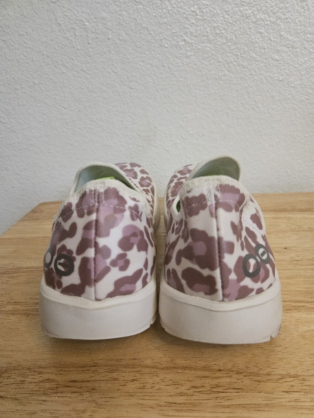 Oofs Oomgzee Low Womens Shies Size 9 - Picture 2 of 15